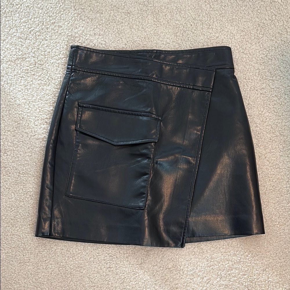 Aritzia Babaton Leather Mini Skirt